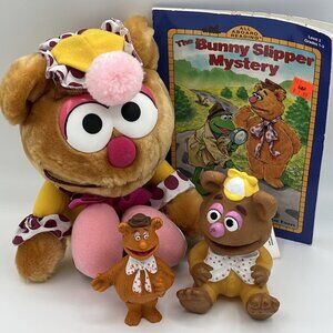 Vintage Fozzie Bear Jim Henson Clown Plush Muppet Babies W/tags, book & figures